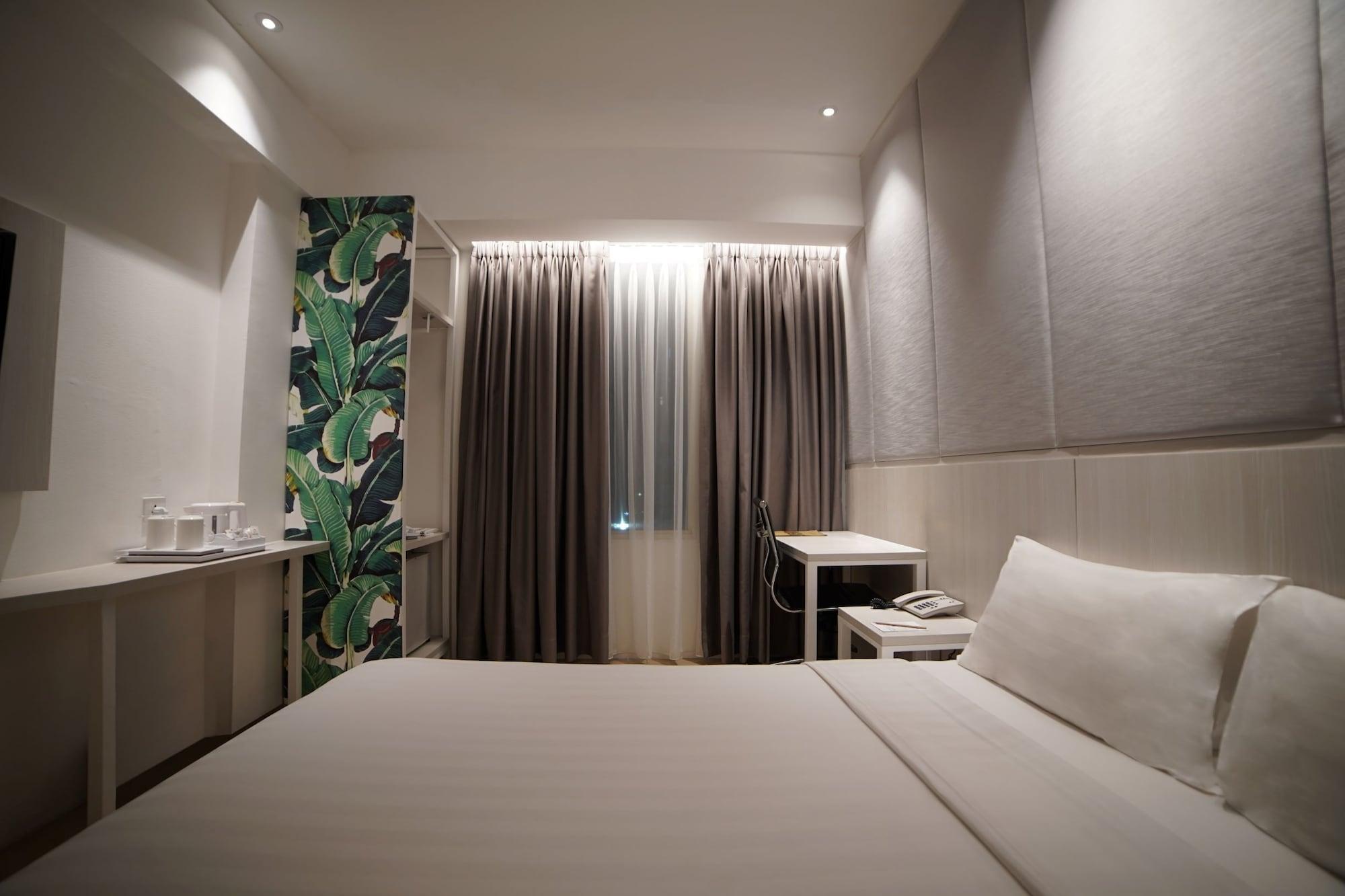 Park Hotel Cawang Джакарта Екстериор снимка