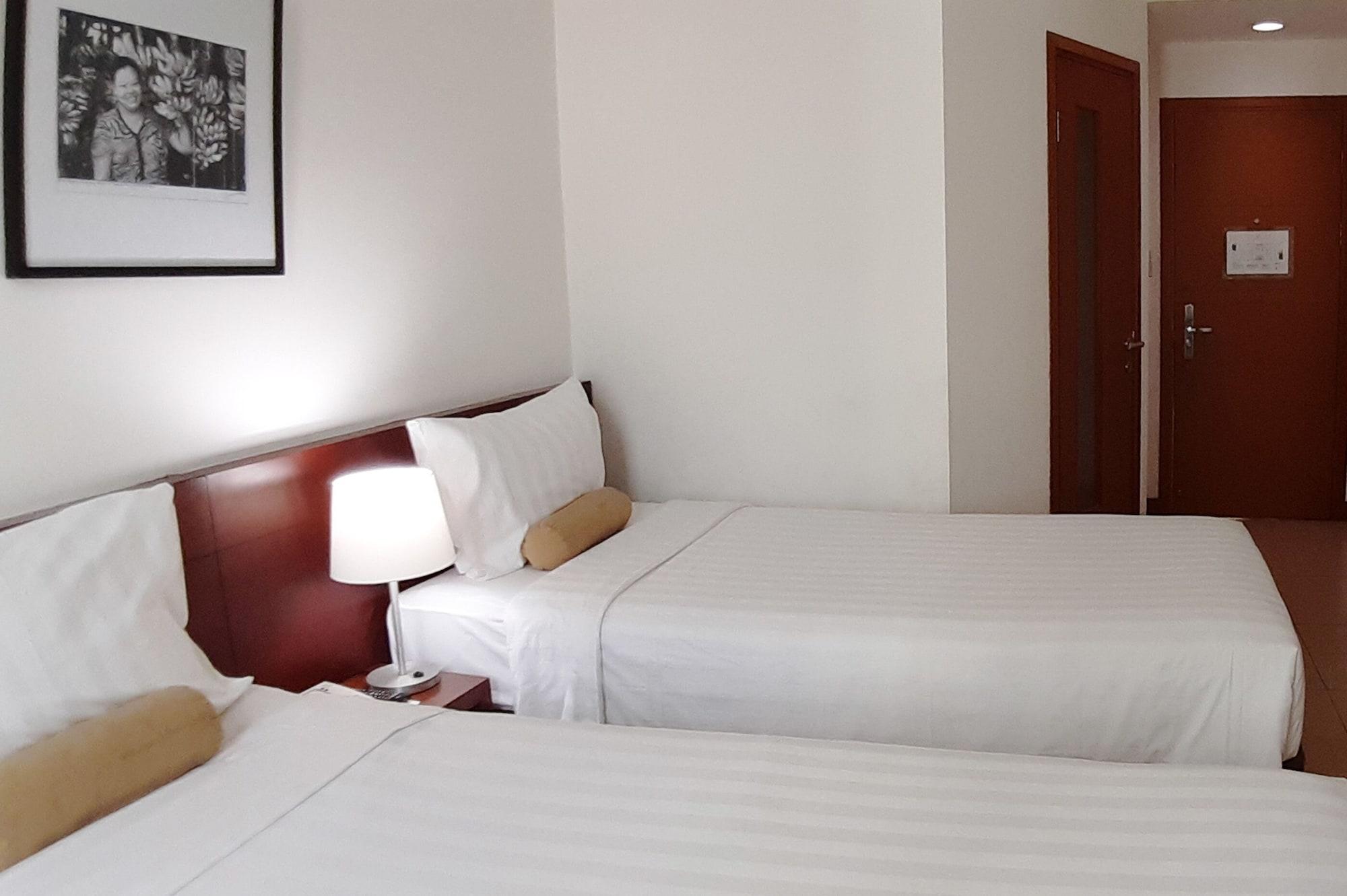 Park Hotel Cawang Джакарта Екстериор снимка