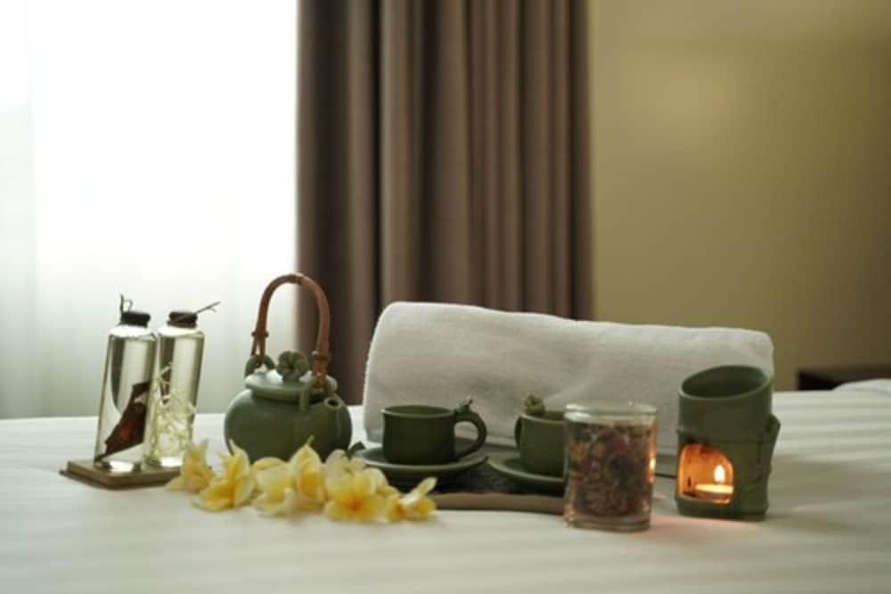 Park Hotel Cawang Джакарта Екстериор снимка