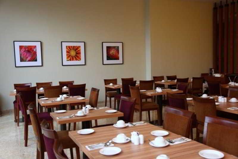 Park Hotel Cawang Джакарта Екстериор снимка