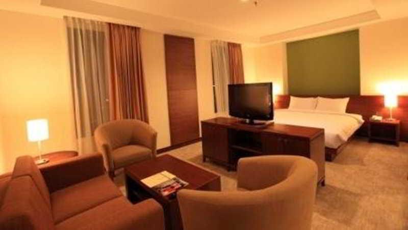 Park Hotel Cawang Джакарта Екстериор снимка