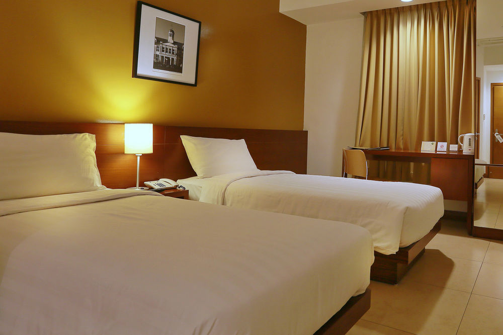 Park Hotel Cawang Джакарта Екстериор снимка