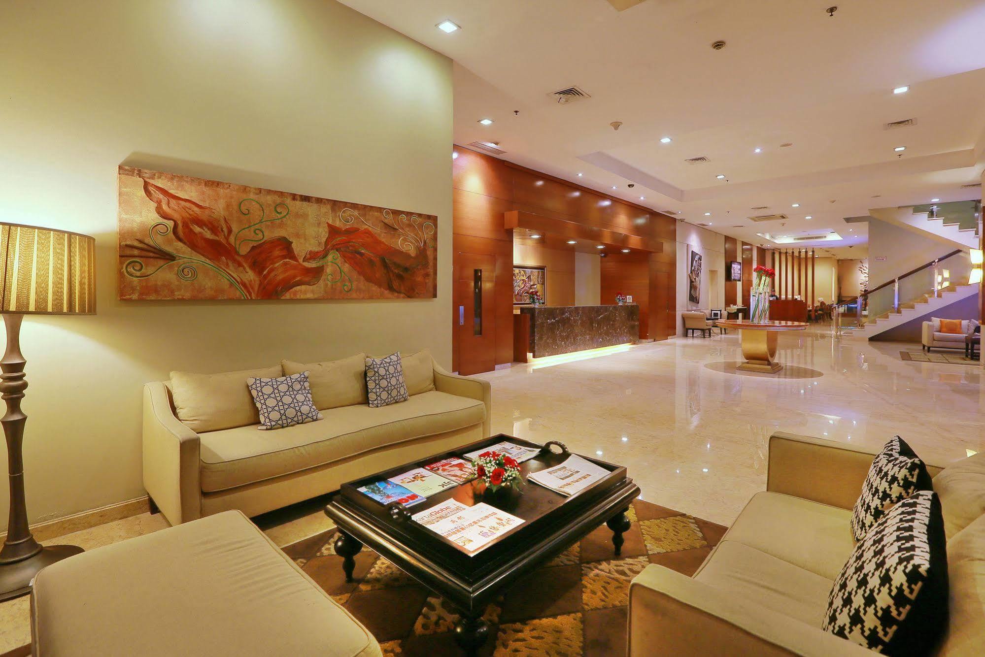 Park Hotel Cawang Джакарта Екстериор снимка