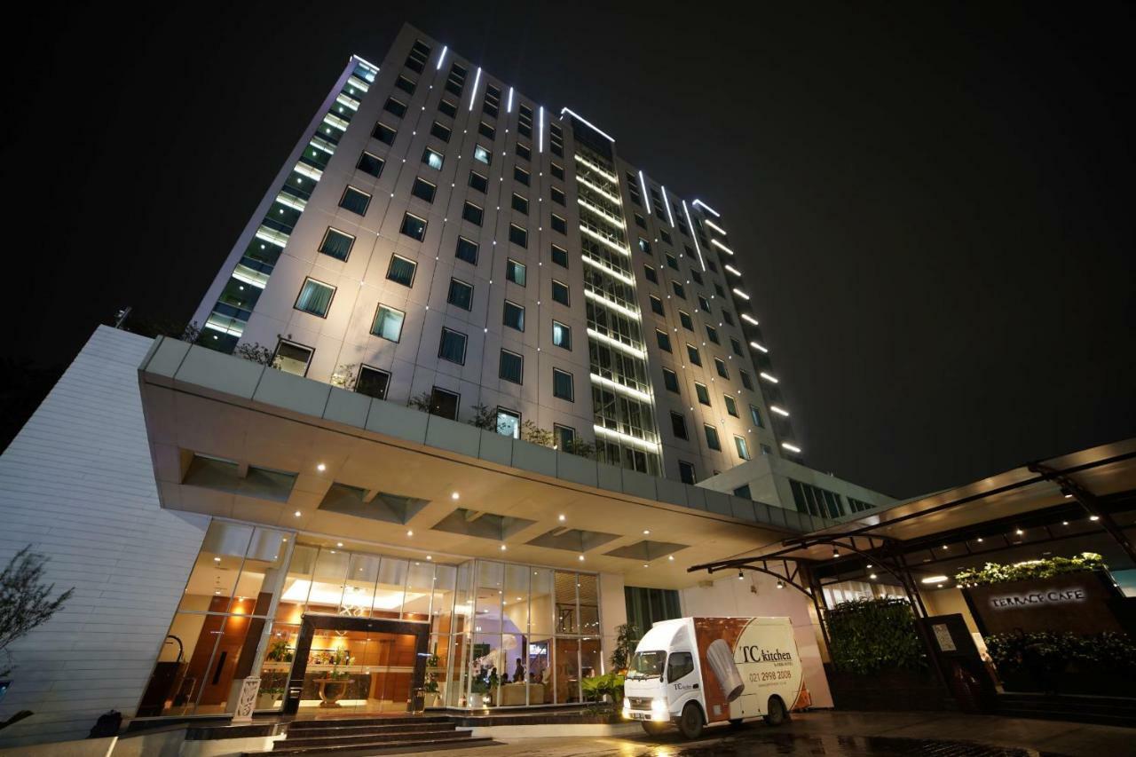 Park Hotel Cawang Джакарта Екстериор снимка