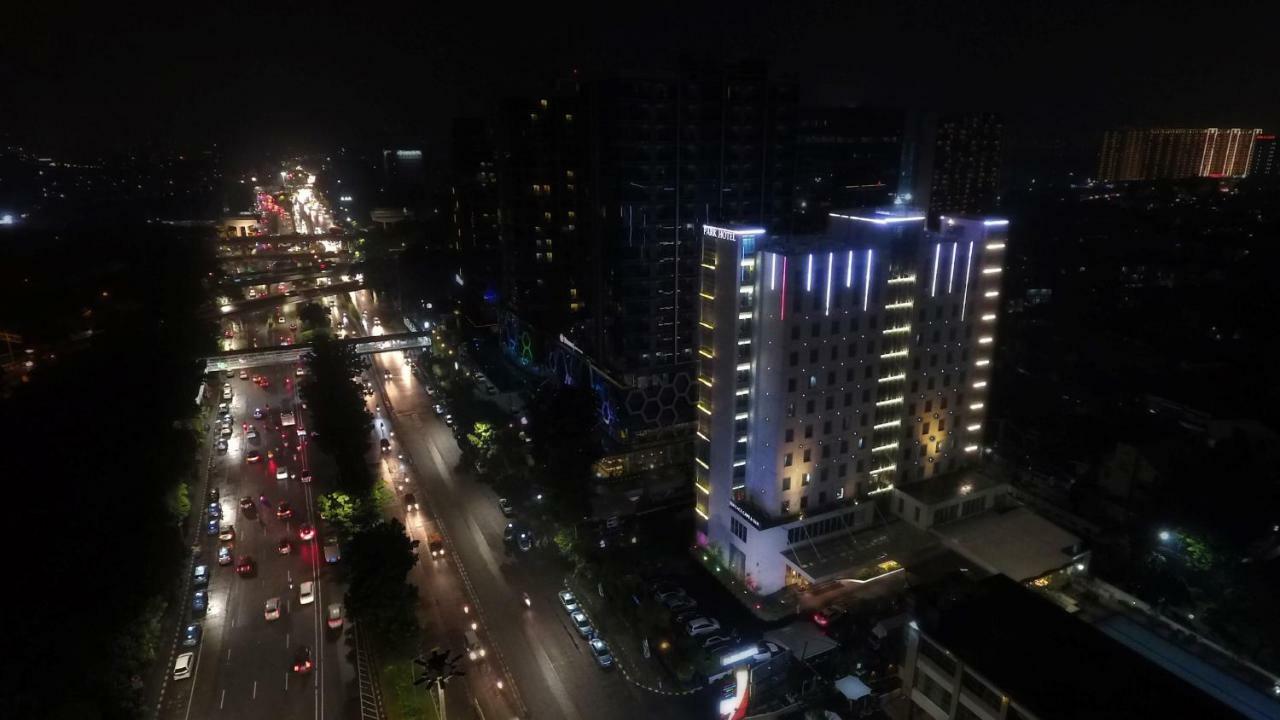 Park Hotel Cawang Джакарта Екстериор снимка