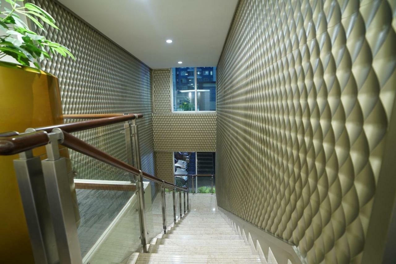 Park Hotel Cawang Джакарта Екстериор снимка